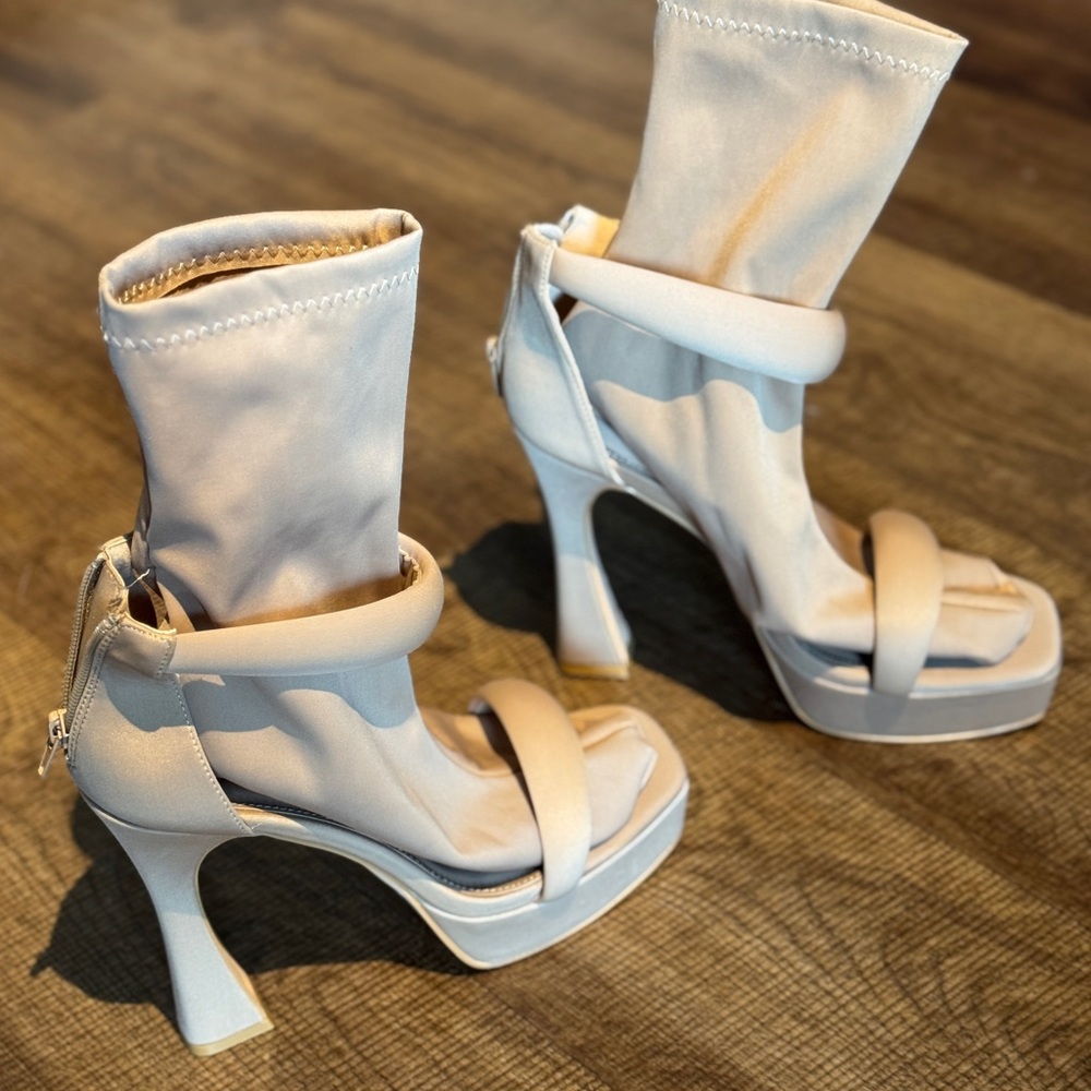 Chic Beige High Heel Sandals
